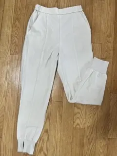 GU スリットジョガーパンツ(ホワイト)