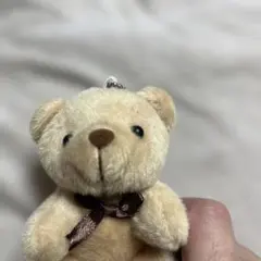 ベージュのクマ ストラップ ぬいぐるみ