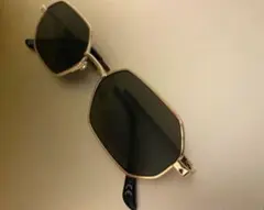 【新品】H&M へクサゴン SUNGLASSESのサムネイル