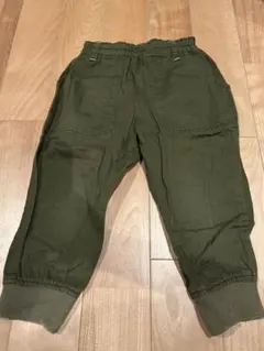 オリーブグリーン パンツ