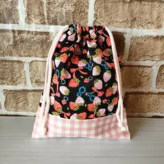 給食袋　巾着　いちご①