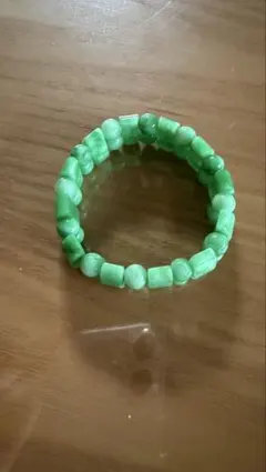緑色の石のブレスレット 約1.8cm幅