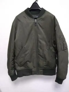 ユニクロ　MA-1 フライトジャケット　オリーブ　カーキ