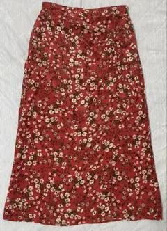 【美品人気　ZARA 花柄フレアスカート レッド系 Sサイズ】のサムネイル