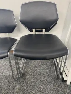 スタッキング黒チェアーいすイス椅子東京秋葉原直接渡し希望ですが、発送も可能です