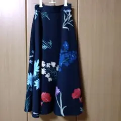 本日13時までの価格アンデミュウフラワー柄ロングフレアスカート
