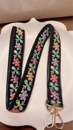 インド刺繍リボン　黒　花柄　ショルダーストラップ　　　ハンドメイド　2.5幅