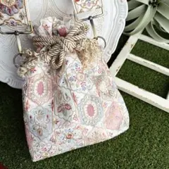 刺繍デザインの巾着袋　インド刺繍生地　巾着バッグ　巾着袋　ハンドメイド　人気柄