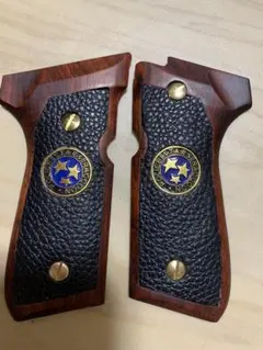 レア物　新品ベレッタ m9用サムライエッジ木製、革グリップ　メタリオン金属製 レア物 新品ベレッタ m9用サムライエッジ木製、革グリップ