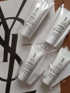 YVES SAINT LAURENTのサムネイル