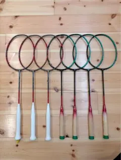 バドミントンラケット 7本セット ジャンク品のサムネイル