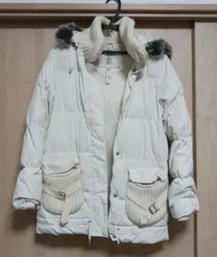 アバクロンビー&フィッチ ダウンジャケット S　ファー・フード取り外し可　白