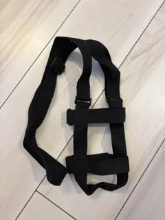 黒いナイロン製ペットボトルホルダー