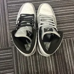 NIKE エアジョーダン1 ライトスモークグレー