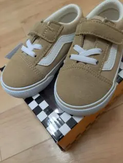 【新品未使用】タグ、箱付き！VANSスニーカー14㎝ ベージュ