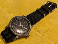 【稼動品】ミリタリーウォッチ　深緑✕銀✕黒スト MW28　軍用　ミリタリ