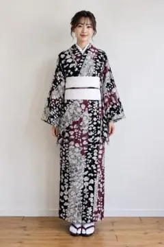REFLEM 白 総柄浴衣4点セット(浴衣・帯・腰ひも・レースグローブ 