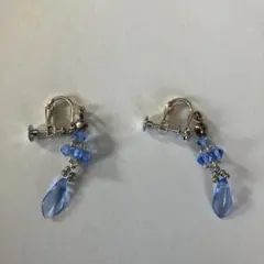 青いクリスタルビーズのイヤリング