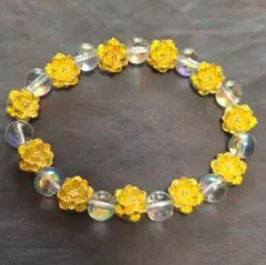 ゴールドフラワーとオーロラビーズのブレスレット