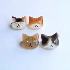 猫ブローチ　ハンドメイド