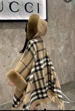 ボア　ファー　フード付きベージュ系チェックポンチョ