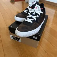 Item thumbnail for item ba36030b-512c-40f3-945c-3f54cd3d12a6