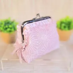ハンドメイド【受注生産】お花のがま口ポーチ　コスメポーチ　(くすみピンク)