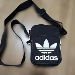 adidas　ショルダーバッグ