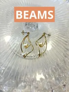 BEAMS パール調ピアス ゴールドカラーのサムネイル