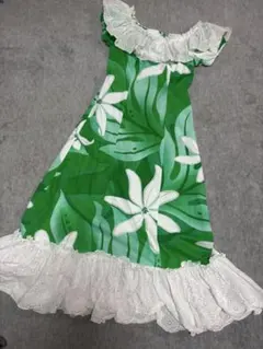 フラダンスドレス 緑色 花柄 フリル付き