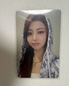 LESSERAFIM ユンジン DIFFERENT トレカ タワレコ ラキドロ