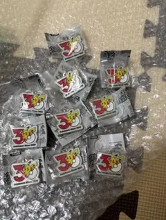 ポケモン　30周年　メタルチャームマスコット　ピカチュウ　限定　レア