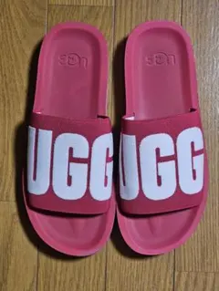 【値下げ中】UGGサンダル　ピンク