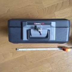 中古品　Sentry Safe ポータブル耐火保管庫 金庫 R4132 鍵2本付