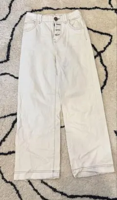 Bershka ストレートデニムパンツ ホワイトのサムネイル