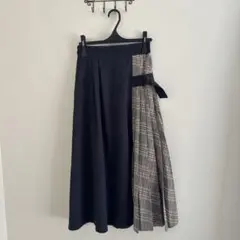 ネイビーとチェック柄のプリーツスカートのサムネイル