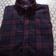 週末限定再々値下ユニクロ綿100%軽ボタンダウンチェック 肌触良着回きくシャツ。