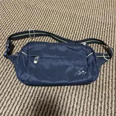 ブラック　ナイロン ボディバッグ　adidas