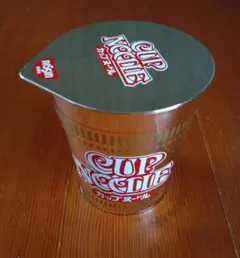 カップヌードル型　オルゴール　日清食品　宇多田ヒカル　First Love