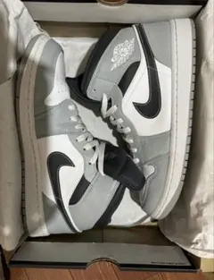 NIKE AIR JORDAN 1 MID グレー ホワイトのサムネイル