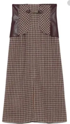 リリーブラウン タイトスカート