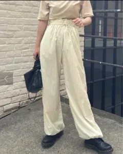 kastane 裾ドロストナイロンパンツ