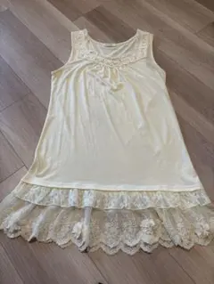 axes femme ノースリーブチュニック クリーム色　美品