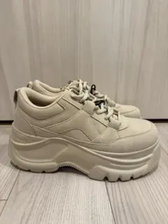 ZARA 厚底 ベージュスニーカー