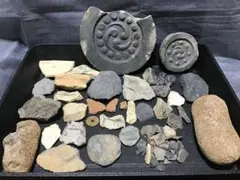 縄文 弥生 古墳 石器 土器 矢じり 勾玉 円盤状土製品 No60 - メルカリ