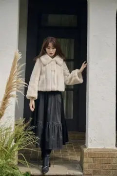 Her lip to Winter Love Faux Fur Coat