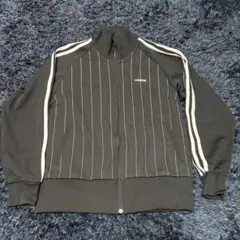 adidas トラックジャケット ジャージ 刺繍ロゴ ブラック　ストライプ
