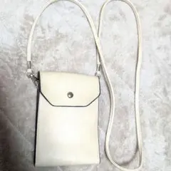新品未使用アイボリー スマホショルダーバッグiPhone旅行肩掛け携帯ケース