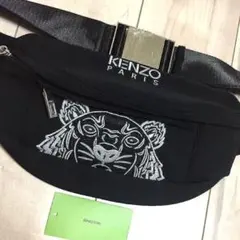 KENZO 虎の刺繍が印象的なグレーのナイロンショルダーバッグのサムネイル