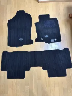 新品】トヨタ ハイエース 純正 フロアマット 3点セット HIACE ブラック 